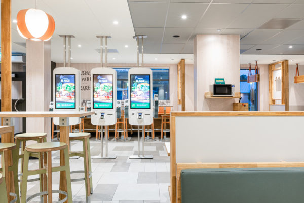 ROL Fredbergs is proud to present the delivery of McDonald’s in Västra Frölunda, Sweden. The restaurant is one of the first of its kind in Sweden with McDonalds’ interior concept ‘Natural Integrity’. It has been a very extensive and complex project and the result is a very fresh-looking and top modern restaurant with a focus on giving the customers the best possible experience. The project included refurbishing the roof, expanding the restaurant's dining room, replacing the ceiling, new flooring, replacing all the interiors and installing and expanding the restaurant's Digital signage and ordering system and renovating the kitchen. “I think that I have got the nicest McDonald's restaurant in Sweden” – says owner Ulf Ternström. Ulf has a long experience of running restaurants. He started his first restaurant in 1996 and today he owns 6 McDonald's restaurants. https://rolfredbergs.com/