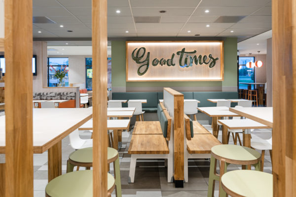 ROL Fredbergs is proud to present the delivery of McDonald’s in Västra Frölunda, Sweden. The restaurant is one of the first of its kind in Sweden with McDonalds’ interior concept ‘Natural Integrity’. It has been a very extensive and complex project and the result is a very fresh-looking and top modern restaurant with a focus on giving the customers the best possible experience. The project included refurbishing the roof, expanding the restaurant's dining room, replacing the ceiling, new flooring, replacing all the interiors and installing and expanding the restaurant's Digital signage and ordering system and renovating the kitchen. “I think that I have got the nicest McDonald's restaurant in Sweden” – says owner Ulf Ternström. Ulf has a long experience of running restaurants. He started his first restaurant in 1996 and today he owns 6 McDonald's restaurants. https://rolfredbergs.com/