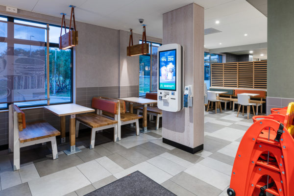 ROL Fredbergs is proud to present the delivery of McDonald’s in Västra Frölunda, Sweden. The restaurant is one of the first of its kind in Sweden with McDonalds’ interior concept ‘Natural Integrity’. It has been a very extensive and complex project and the result is a very fresh-looking and top modern restaurant with a focus on giving the customers the best possible experience. The project included refurbishing the roof, expanding the restaurant's dining room, replacing the ceiling, new flooring, replacing all the interiors and installing and expanding the restaurant's Digital signage and ordering system and renovating the kitchen. “I think that I have got the nicest McDonald's restaurant in Sweden” – says owner Ulf Ternström. Ulf has a long experience of running restaurants. He started his first restaurant in 1996 and today he owns 6 McDonald's restaurants. https://rolfredbergs.com/