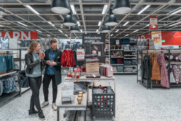 ROL FREDBERGS would like to proudly present our latest delivery to Maxi ICA Stormarknad at Torslanda. 
Maxi ICA Stormarknad sells so much more than their extensive food offer. ROL Fredbergs supplies shop fittings for the display of non-food equipment within the Hypermarket.
Working in close collaboration ICA and ROL Fredbergs have developed new and imaginative interior design concepts.
ICA's highly skilful and experienced concept designers have designed the interior and ROL Fredbergs have undertaken the engineering design to obtain an optimal solution for function, cost and durability.
The shopfitting concept highlights a wide variety of products, from flowers, toys, clothing, home decor, media, kitchen equipment and in turn each departments concept design has been worked through to ensure that each product receives as good exposure as possible.
Such extensive concept development places high demands on technical know-how and also entails extensive prototype production to test and validate ideas, technical and functional solutions.
Importantly it is also ideal to be able to see and compare solutions with different types of materials, colours and shapes. Fredrik Svensson, who has been responsible for the technical design at ROL Fredbergs, says that his work is greatly facilitated by the fast tracking of prototypes through ROL Fredbergs dedicated prototype areas within our factories to allow instant testing of different solutions. Fredrik says, “It helps me make the right decision so that when we present a solution to the customer, I can be confident that it is a good solution. It also gives the client a chance verify their ideas when they can see the solutions in real”
ICA Sweden and Hemtex launched Hemtex24h in the Autumn of 2019.
An assortment of displays adapted to what customers want in the grocery store. The aim of the initiative is to create inspiration in stores and offer a wide range of home textile products with complementary home decor products. Hemtex24h's range will be available in selected ICA stores.
Hemtex24h emphasizes the connection between food and decor. Our particular visual design taste controls us much when it comes to decor giving us the ideas of what we want to eat for dinner.
“Today's customers want to be met by new experiences in the store and be able to shop for both food and decor at the same time. We believe that customers will appreciate Hemtex24h that has a wide range of fabrics and home furnishings products that can be used in the home environment. This way we can make our day a little easier for our customers”, says Tony Holmberg, Special Manager, ICA Sweden.
ROL Fredbergs Project Manager Henrik Stahre tells a little about the project for the store in Torslanda and the new concepts for Clothing and Hemtex 24h. "ICA first selected six stores that would get the new Hemtex 24h concept and the new concept for clothing. This store was one of the stores that got the concept shortly after the summer this year. During the Autumn it has been a fast track roll-out and it will continue in 2020. There is always a lot of work to successfully deliver the first phase of a new concept, but when all designs, drawings, layouts, setup in ERP system, production equipment and routines are set, the project work goes into the normal supply process. It is about planning and coordinating forecasts, orders, production capacity, stock levels and deliveries based on the conditions we have agreed with ICA. We have a well-functioning process and organization that takes care of the day to day business and I focus more on new development activity.