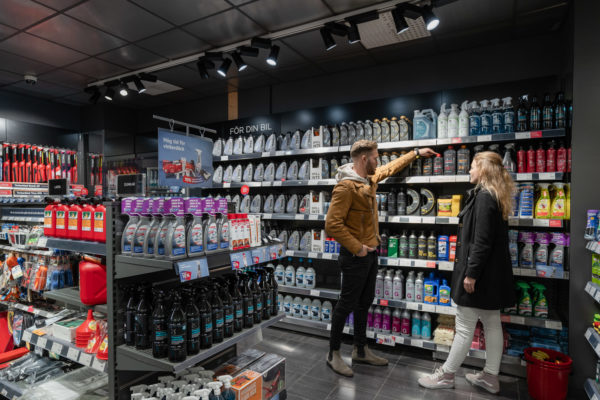 OKQ8 - Quick To Go
We are revisiting the forecourt store OKQ8 that is next to Landvetter airport in Gothenburg, where the new concept rollout called “Quick To Go” started in 2014. “Since this first store delivery, ROL Fredbergs have completed about 240 store deliveries to OKQ8 – updating their stores to the Quick To Go concept” – says Maria Sandberg, Project manager at ROL Fredbergs.
“I´m happy to find the store in such a good shape, after six years in use, it still looks very fresh”, says Maria. During the intervening years OKQ8 and ROL Fredbergs have developed many updates and additions to the Quick to Go concept. 
We had the chance to talk to Tobias Lindmark, Store concept & Brand experience developer for OKQ8, and asked him about our co-operation. He commented that, “ROL Fredbergs is an important part of our development work. ROL Fredbergs adds a high level of expertise and the knowledge we seek in a partner rather than a supplier. With its broad knowledge, ROL Fredbergs adds both business understanding and customer benefit within our forecourt store network”.
What do you think is important in order to give the customer a positive experience in your store? “With OKQ8's wide product range, it is important to always put the customer satisfaction first and always offer the best possible service, whether we talk about food, convenience, car hire, car wash or motorist products. Our customer service expertise guarantees the very best retail experience at our stations
Tobias also said – “We are constantly making improvements and updates. Credibility, customer satisfaction and sustainability are always on top of our mind. No concept is better than its followers, we are very proud to be able to present a complete retail chain with the same concept across all its stations in the near future. It proves the greatness of the brand OKQ8.”

Maria explains how the retail concept update process often looks like. “The retail concept process normally starts with an idea from OKQ8, it can be a verbal description or sometimes a hand sketch. Then the ROL Fredbergs design team normally makes 3D visualization as the next step. Often there will be some minor adjustments from the initial interpretation. The following step is for ROL Fredbergs technical designers to make a design drawing. Often OKQ8 would like to see the solution prior to delivery, we then involve our prototyping department. With skilled and experienced factory workers, we can quickly produce the shop fixtures. In-house we can work with metal, wood, acrylic, composite materials, plus we have a partner network if we need other materials or solutions for the prototype. When the prototype is being validated there might be some new ideas or smaller updates. Then, when OKQ8 are happy with the result, we are all set for a large rollout of the new designed shopfitting concept solution.” 
A fresh example of concept updates is the new developed “Energizon” which is being rolled out. 
Maria has 18 years’ experience working with concept development and project management at ROL Fredbergs.  Maria feels that the key to achieving client satisfaction includes a few factors to secure a successful concept rollout. “Communication is always key. So many things can happen and an open communication with an honest dialogue is always the best. Then we need an understanding of what OKQ8 needs and the ability to convert the ideas into solutions. Often the timeline is short and there is a need for quick decision making, otherwise there is always a risk to jeopardize the project time plan.” 

OKQ8 AB is one of Sweden's largest fuel companies. In 2012, OKQ8 AB in Sweden and Q8 Denmark A / S merged to form OKQ8 Scandinavia. The Swedish operations comprise about 740 stations. OKQ8 sells fuels such as gasoline, diesel, biogas, HVO100 and electric car charging. Many of OKQ8's 350 staffed service stations offer car wash, self-service laundry, car rental and garage, as well as car products and fast food.